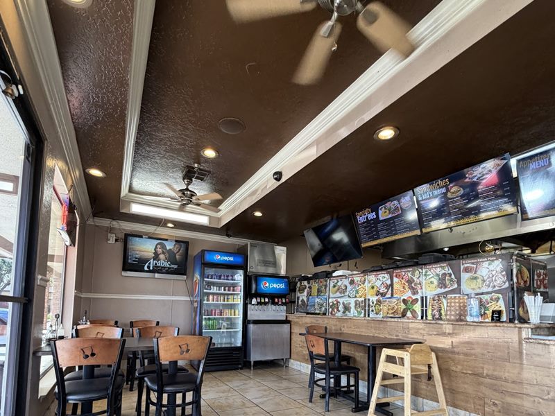 GOLDEN GRILL ( Syrian & Lebanese) cuisine Fresno interior